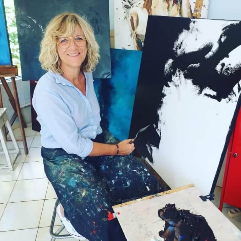 Portrait de l'artiste peintre Agnès Brusca