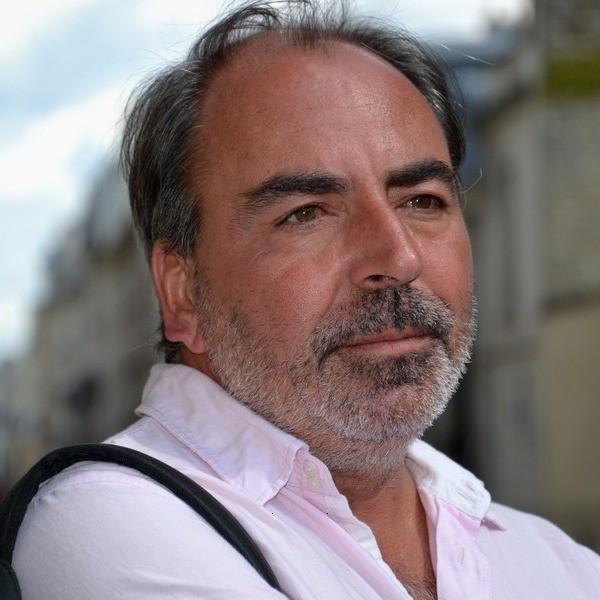 Olivier BARBET, responsable de Talents en Partages, acteur, chanteur,